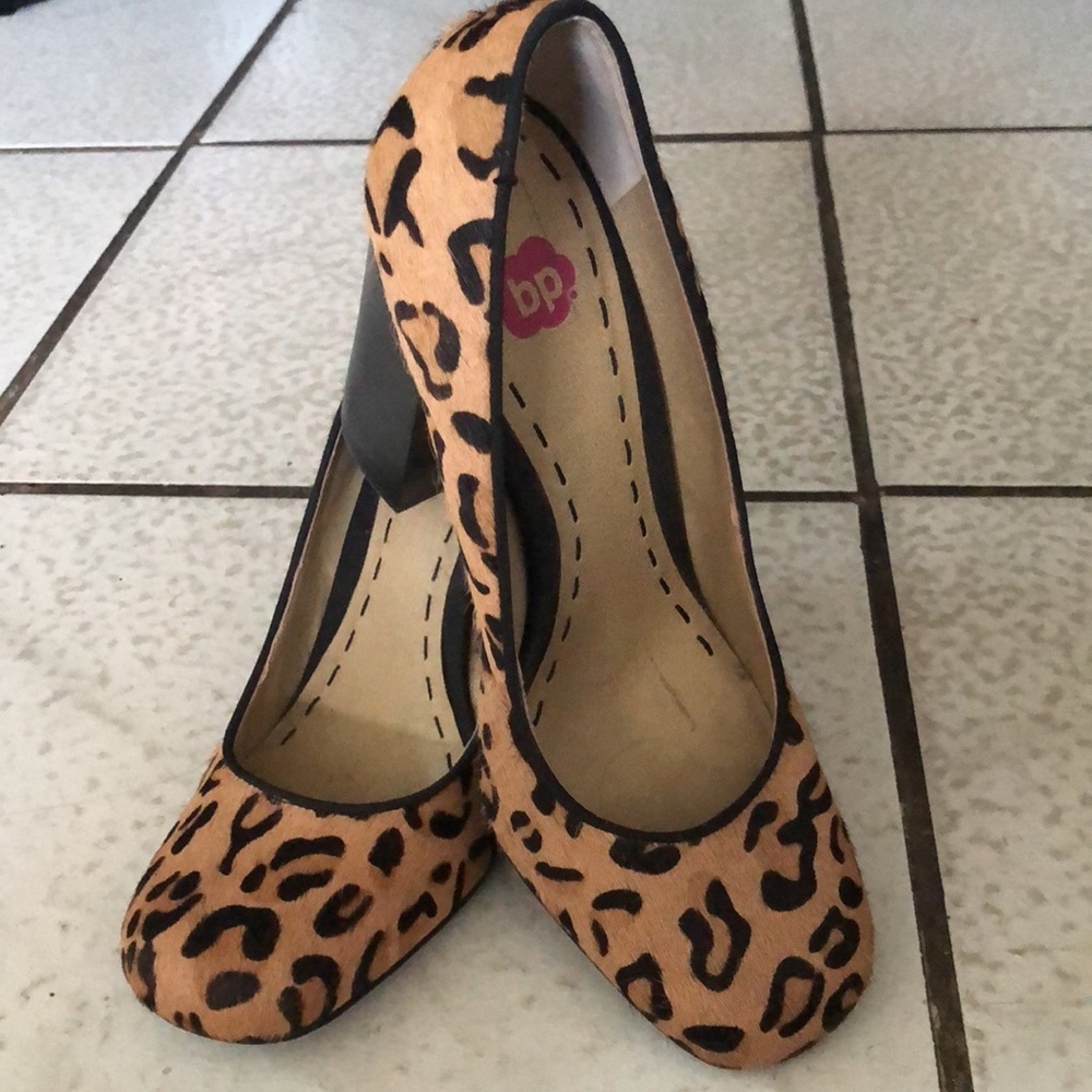 SIZE 7.5M BRASS PLUM TEAL HAIR | CALF HAIR | LEOPARD | HEELS |LIKE NEW